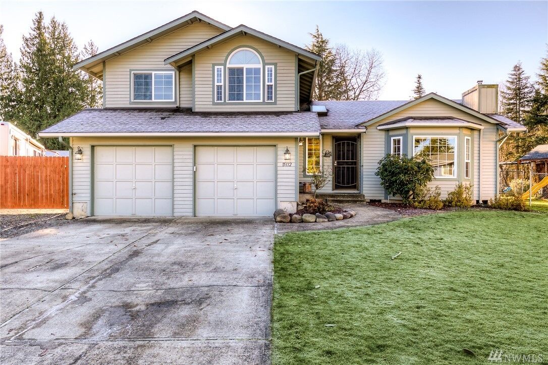Property Photo:  15112 112th Avenue E  WA 98374 