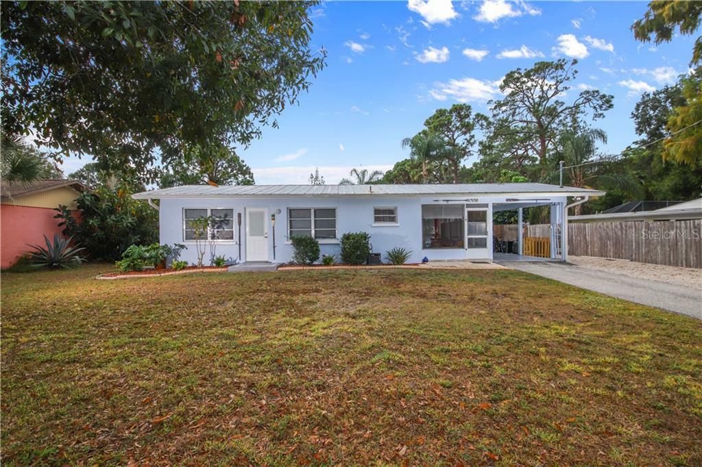 Property Photo:  711 Harvard Street  FL 34223 