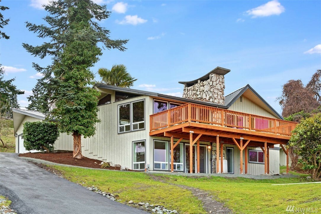 Property Photo: 650 Maplewood Lp WA 98277