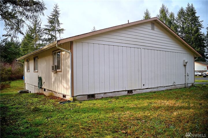 Property Photo:  60 E Redwood Court  WA 98584 