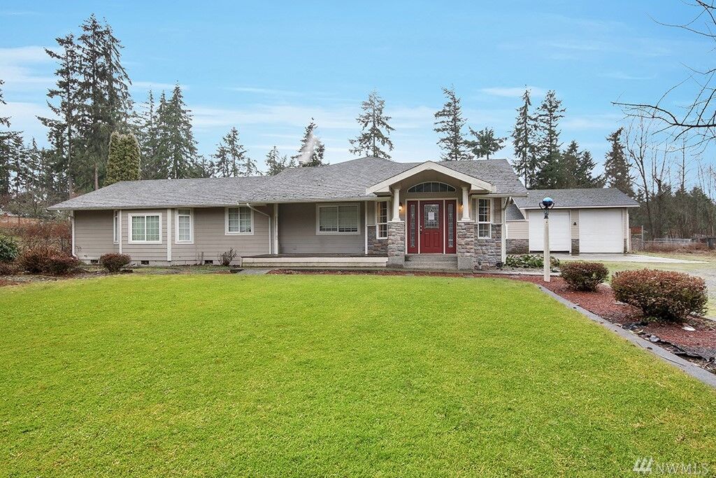 Property Photo:  15518 96th Avenue Ct E  WA 98375 