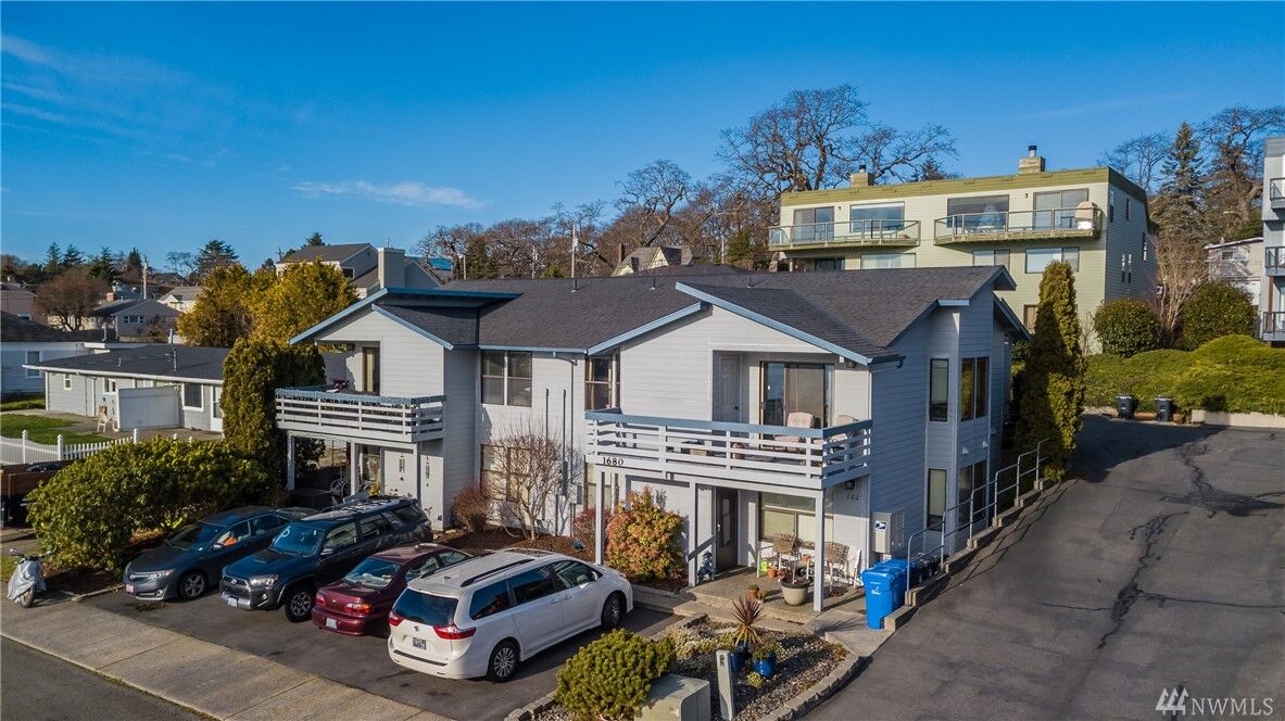 Property Photo: 1680 SE 10th Ave WA 98277