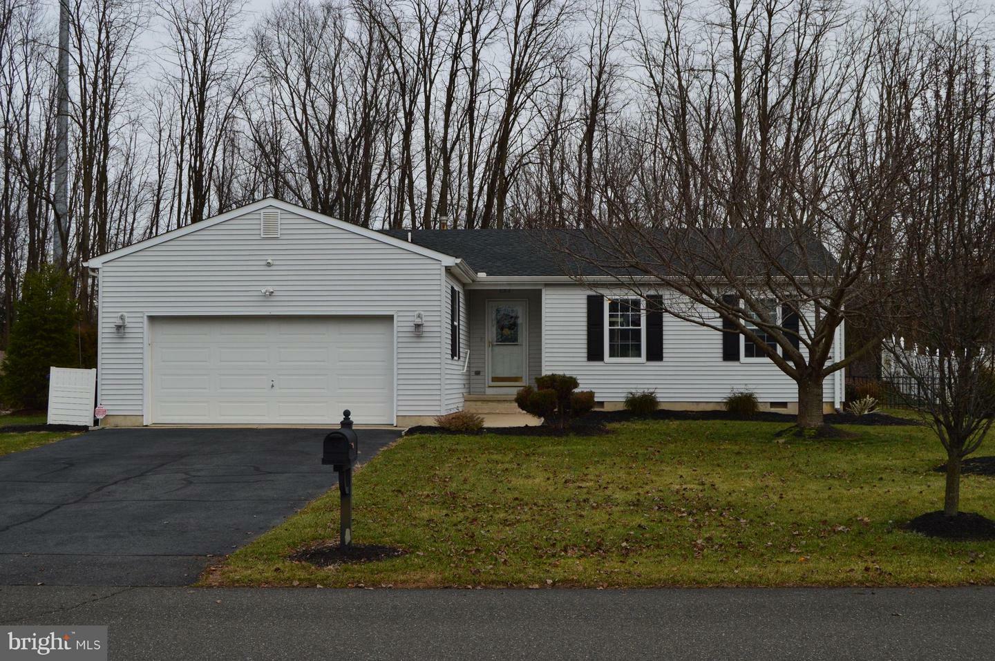 Property Photo:  16 Norlaine  NJ 08511 