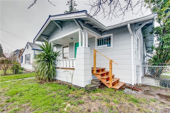 Property Photo:  717  Naval Avenue  WA 98312 