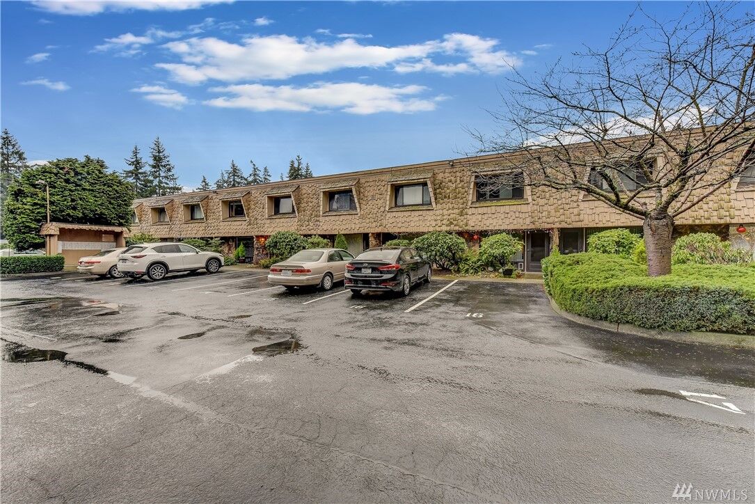 Property Photo:  20714 76th Avenue W 11  WA 98026 