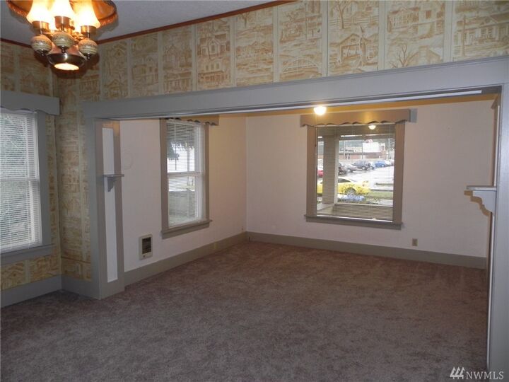 Property Photo:  115 S Oak St  WA 98531 