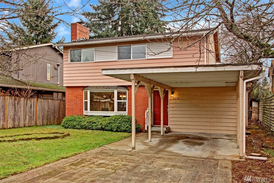 2313 NE 88th St  Seattle WA 98115 photo