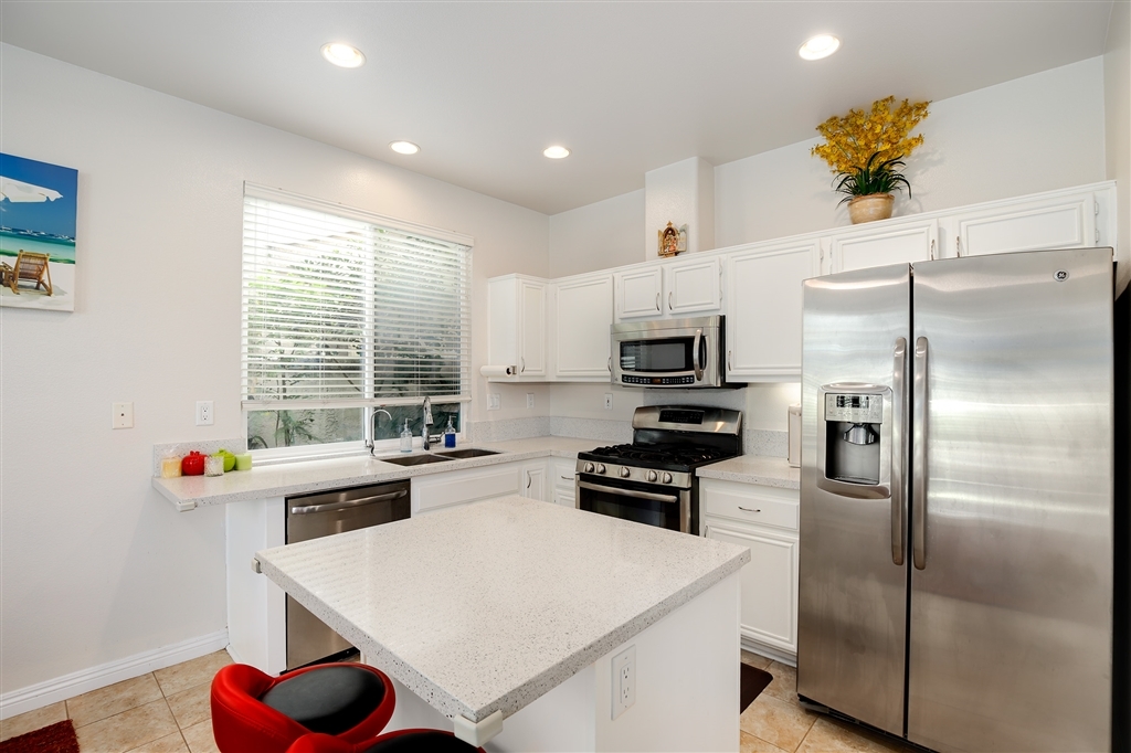 Property Photo: 596 Summerholly Dr CA 92078