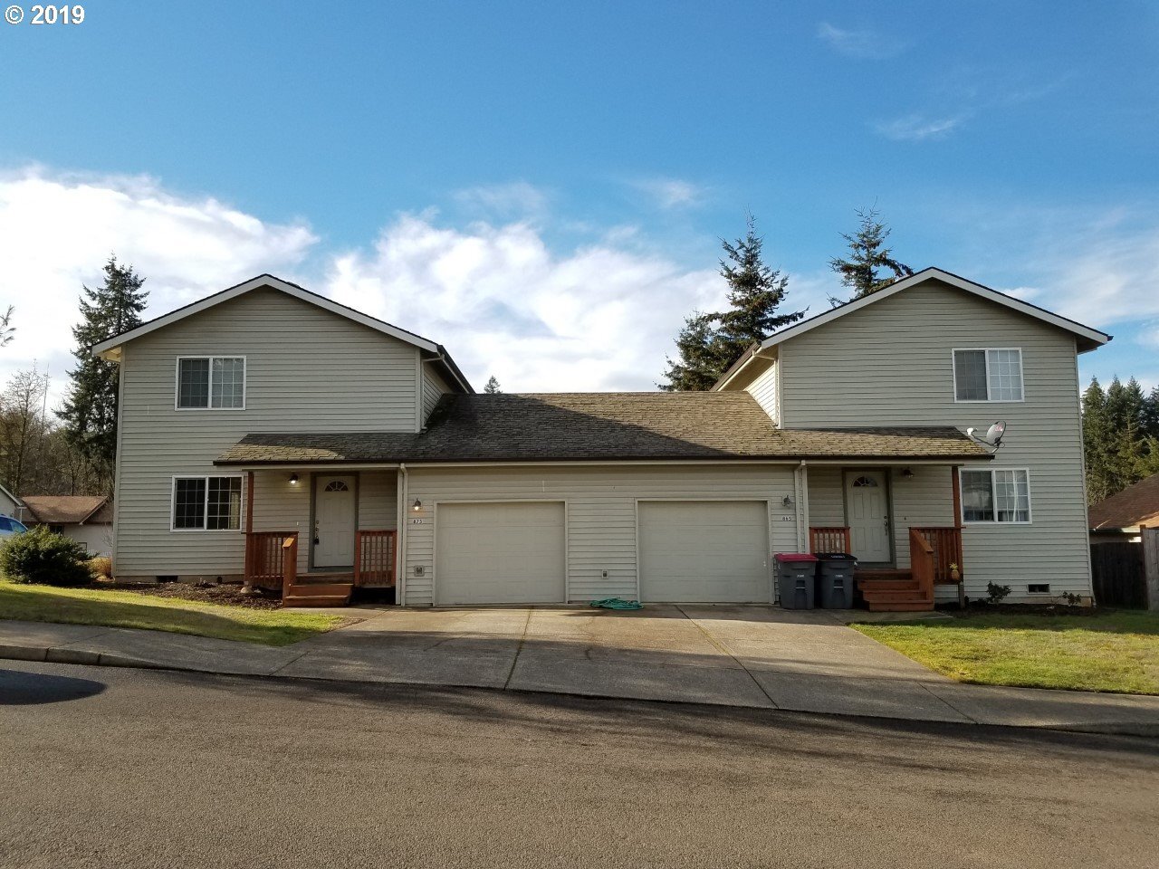 Property Photo:  865 SW Conastoga St  OR 97396 