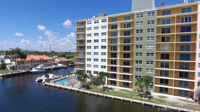 Property Photo: 2900 NE 30th St J1 FL 33306