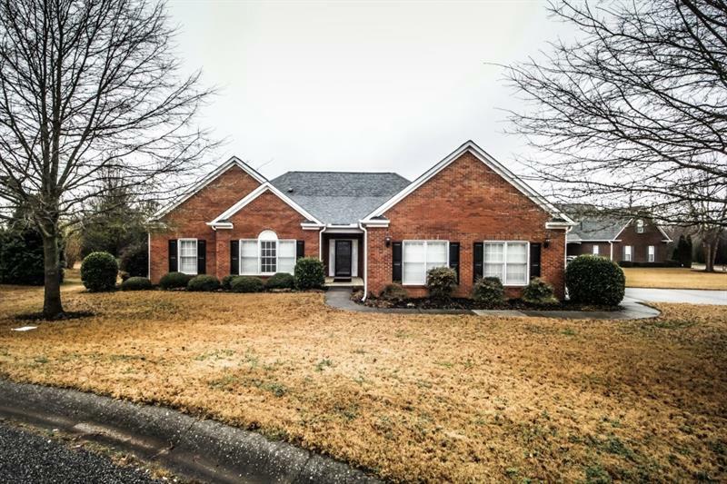 Property Photo: 35 Berkshire Drive NW 30120