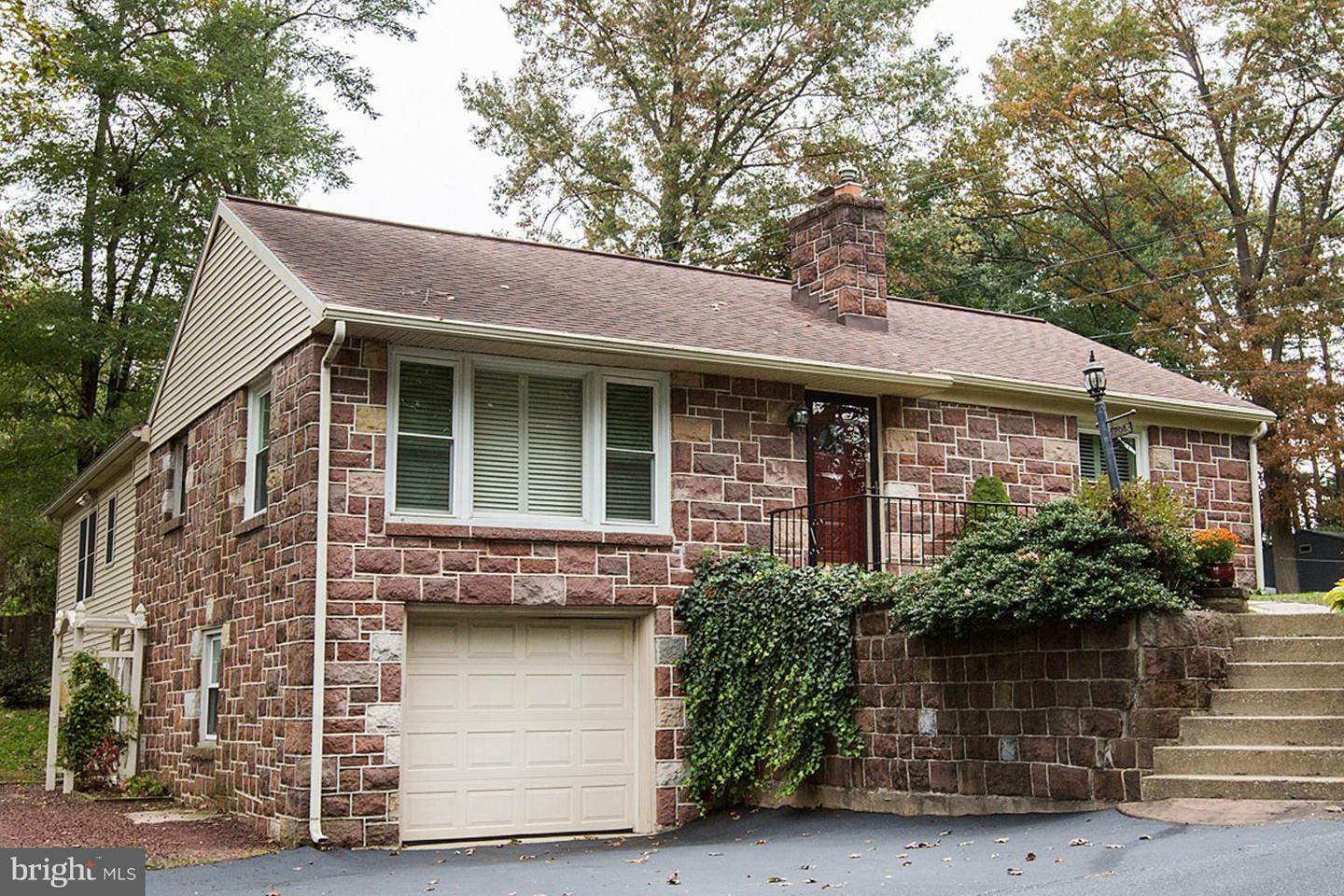 Property Photo:  708 Dorsea Road  PA 17601 