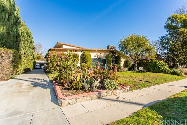 Property Photo:  10815 Morrison Street  CA 91601 