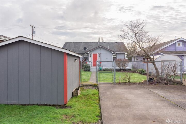 Property Photo:  86 SW 9th St  WA 98532 