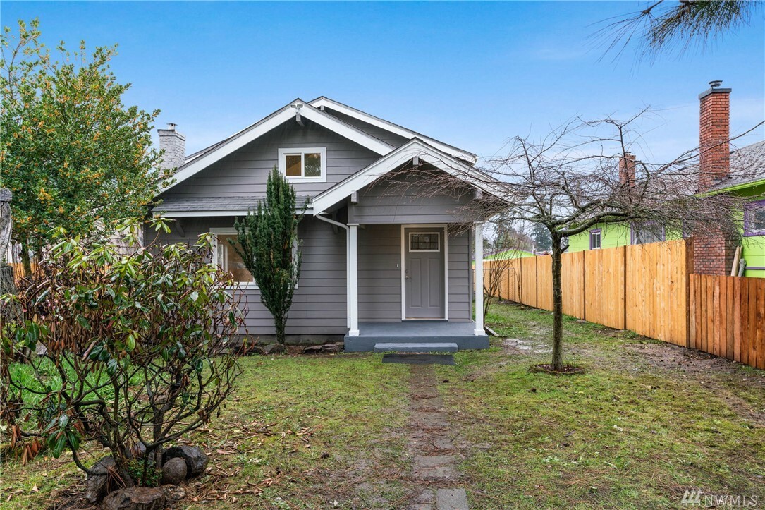 Property Photo:  4041 S D St  WA 98418 