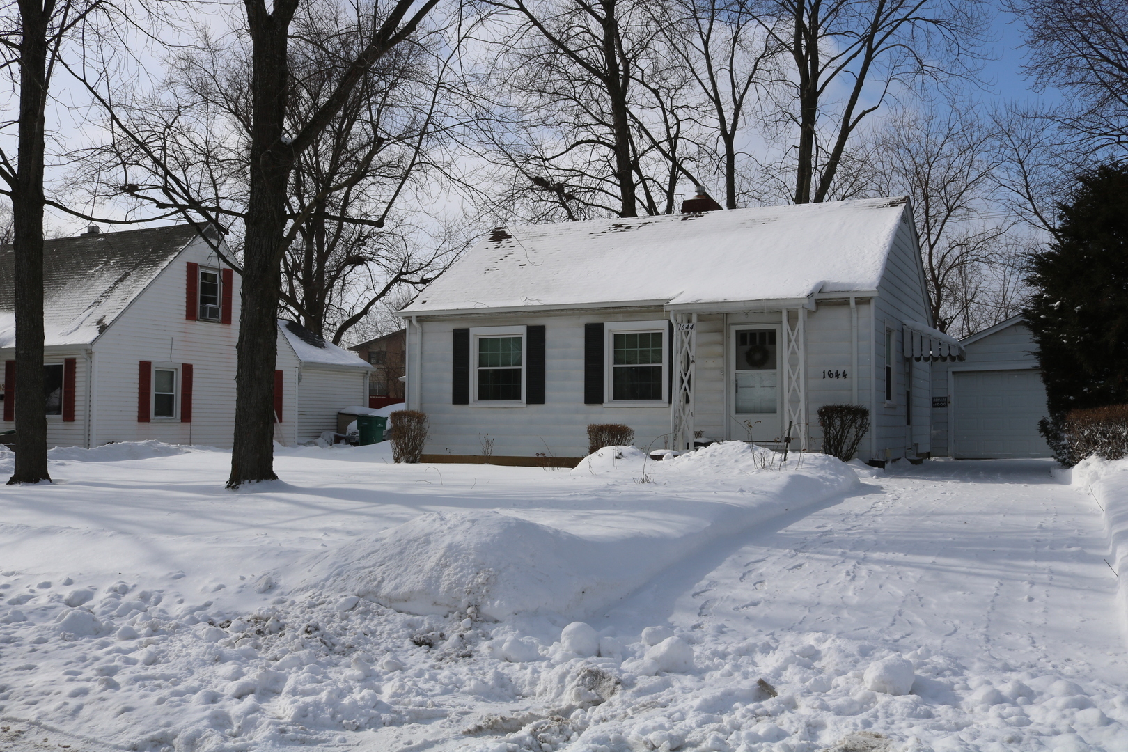 Property Photo: 1644 Marquette Road IL 60435