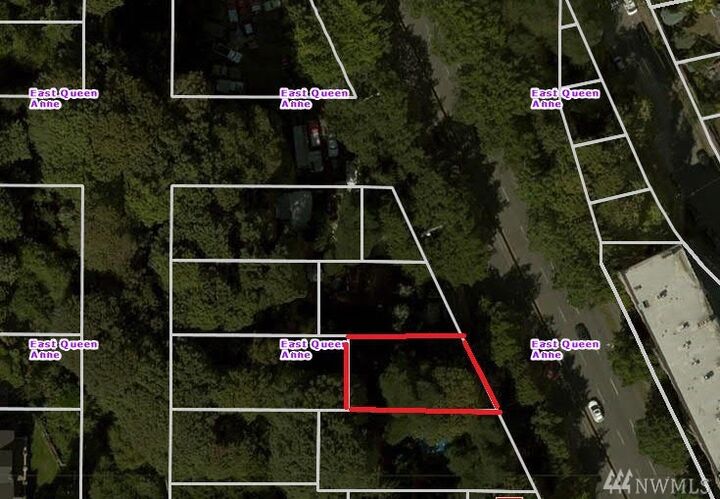 Property Photo:  2113 Aurora Ave N  WA 98109 