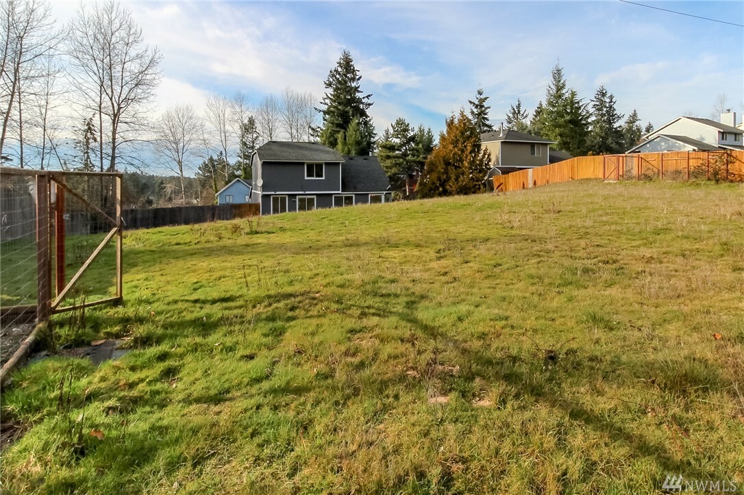 Property Photo:  15321 44th Ave E  WA 98446 