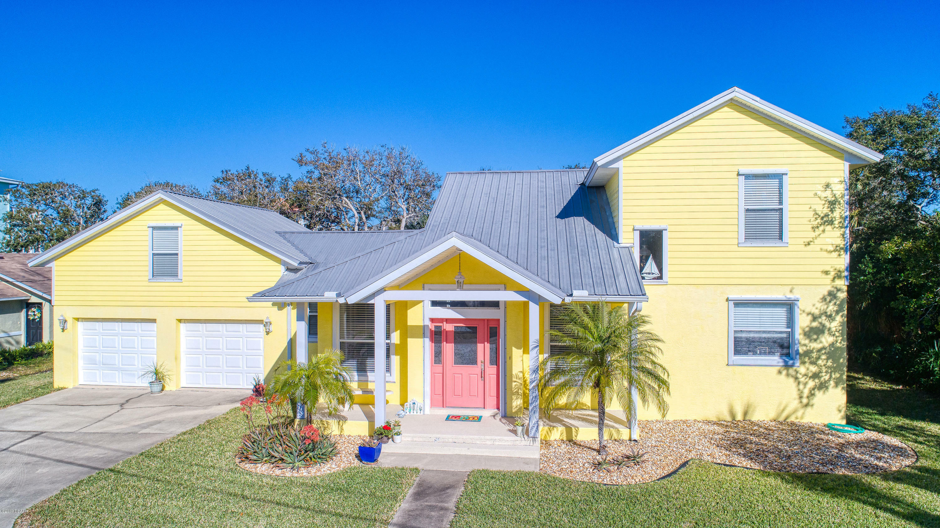 Property Photo:  141 Avalon Drive  FL 32176 