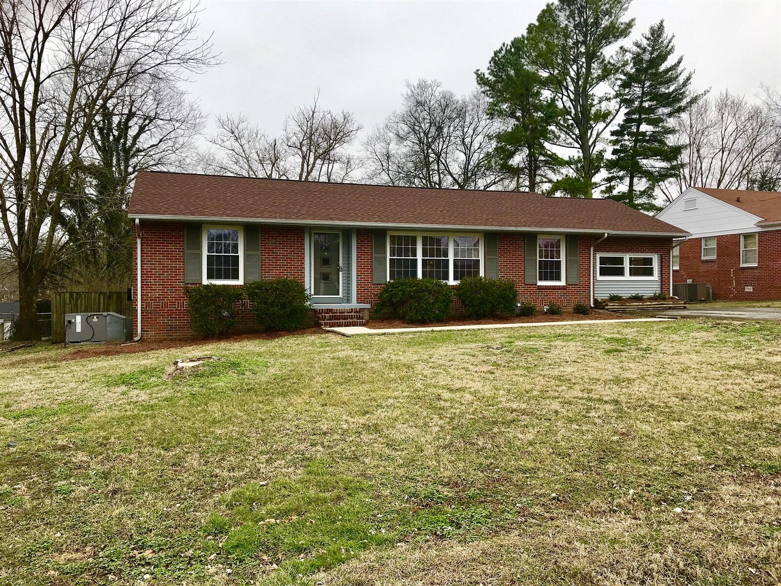 Property Photo:  208 Midland St  TN 37160 