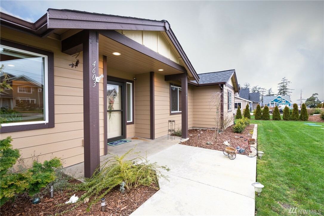 4603 Elmwood Dr  Blaine WA 98230 photo