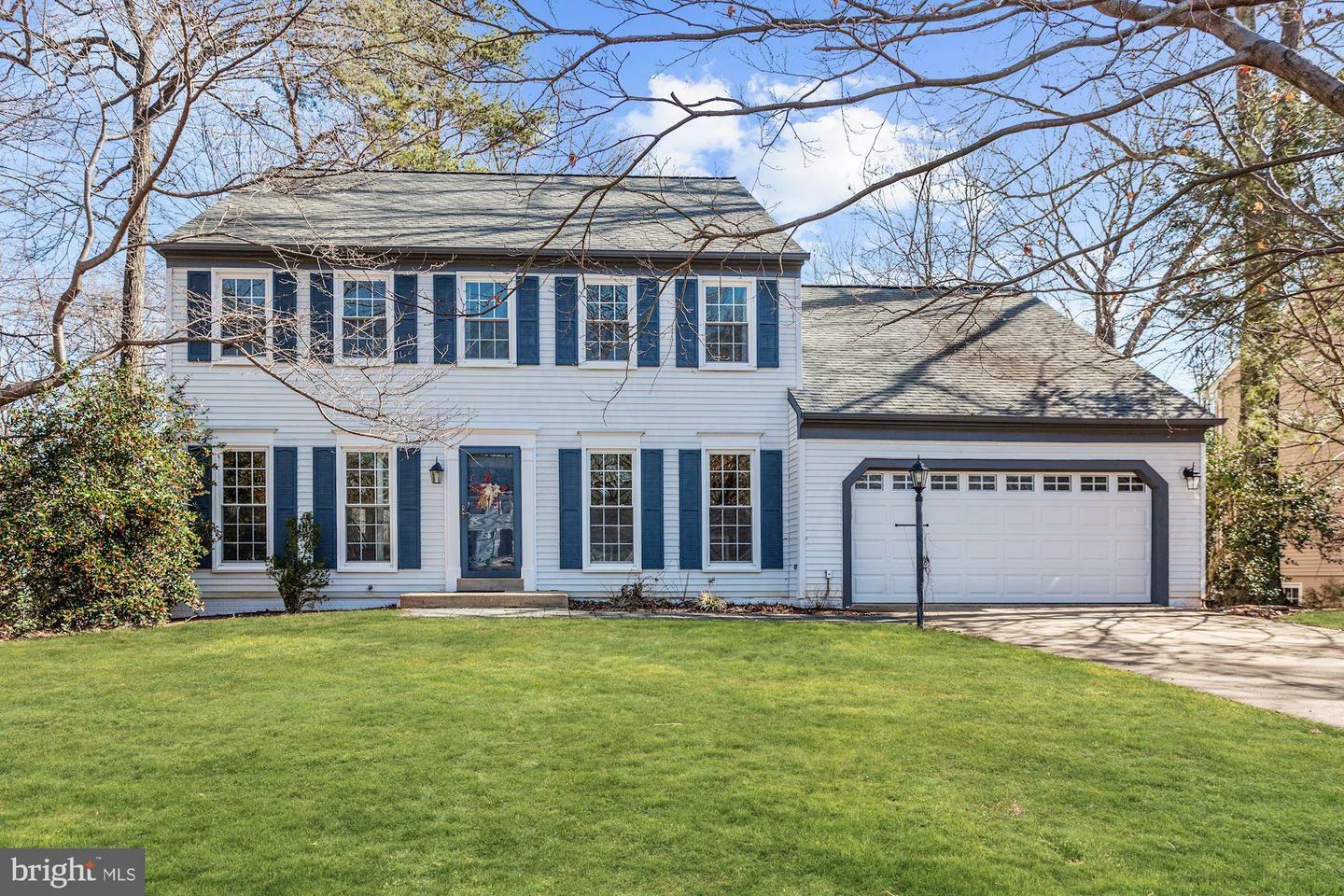 Property Photo: 5081 Willow Oak Place VA 22025