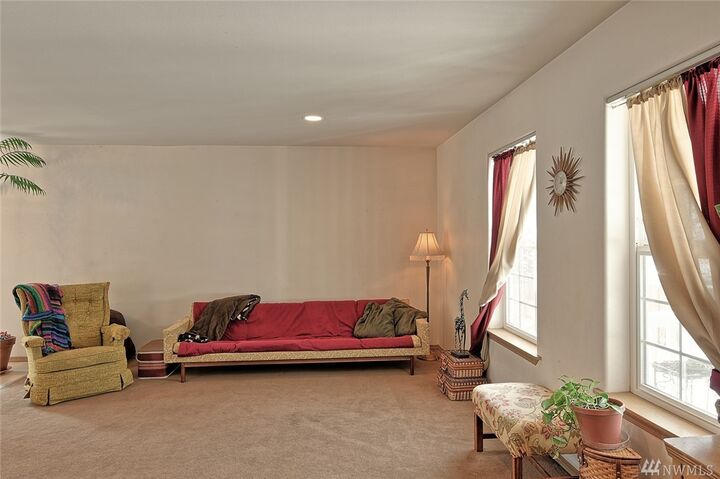 Property Photo:  227 S Macleod Ave  WA 98223 