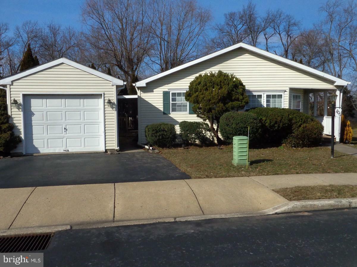 Property Photo: 1106 Sweetheart Lane PA 19454