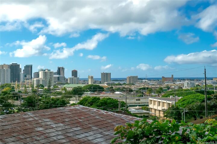 925 Simon Road  Honolulu HI 96817 photo