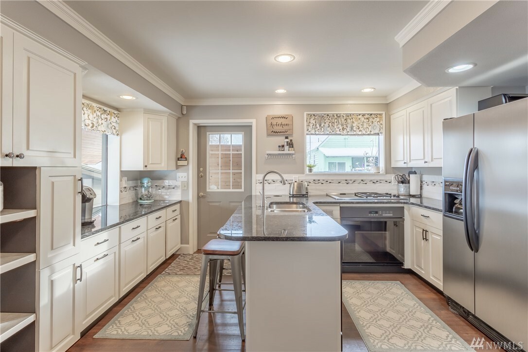 Property Photo: 1325 Methow St WA 98801