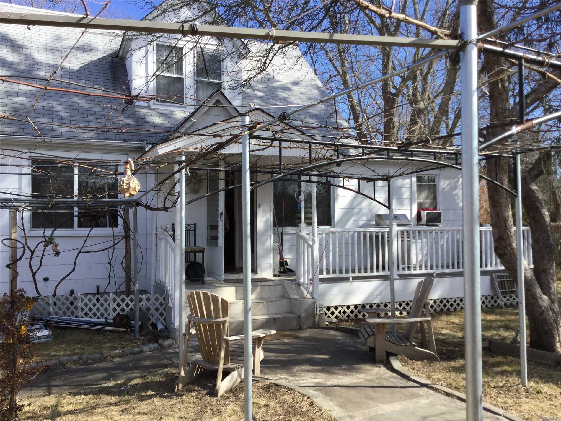 Property Photo:  5 Mill Drive  NY 11951 