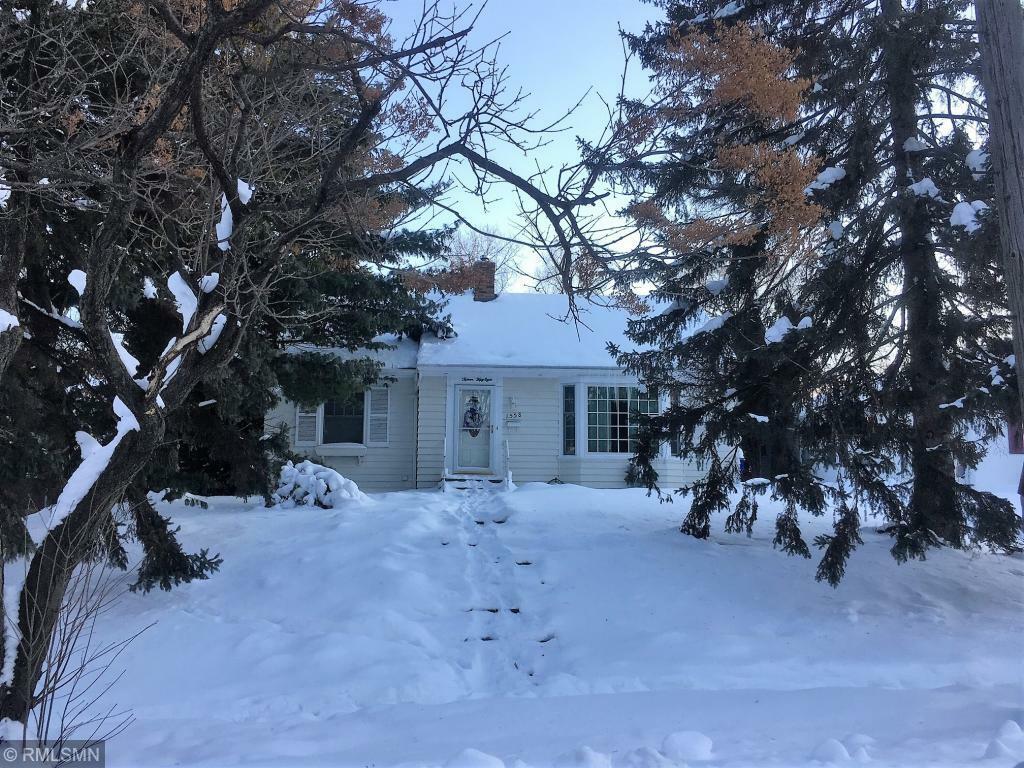 Property Photo: 1558 Ivy Avenue E MN 55106