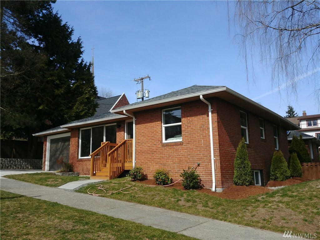 Property Photo: 1816 NE 82nd St WA 98115