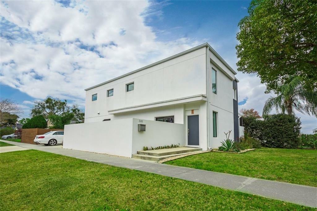 Property Photo:  301 Clay Street  FL 32789 