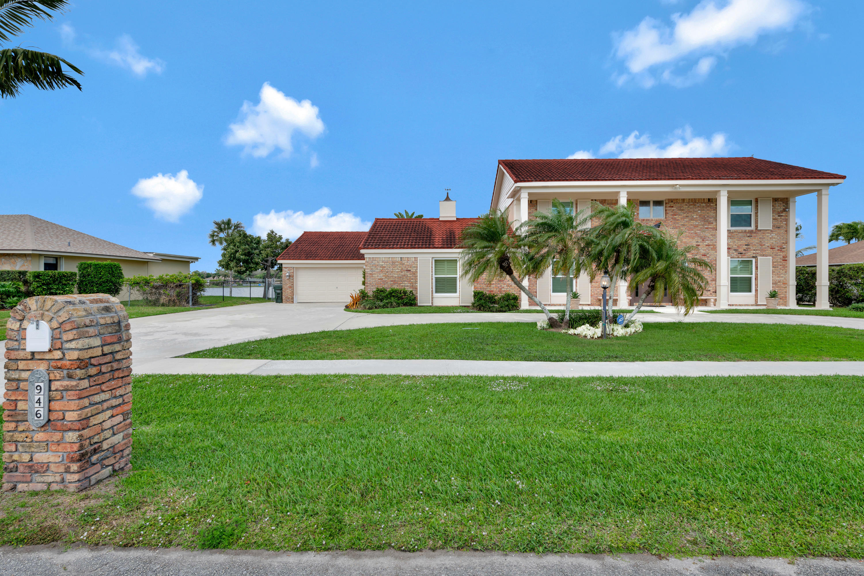 Property Photo: 946 S Patrick Circle FL 33406