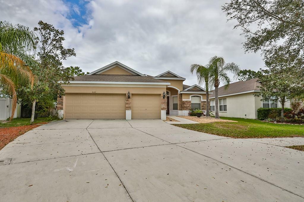 Property Photo:  2121 Colville Chase Drive  FL 33570 