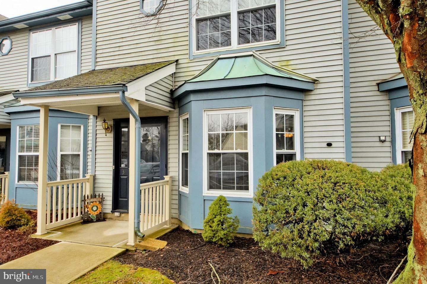 Property Photo:  3 Montgomery Court  NJ 08520 