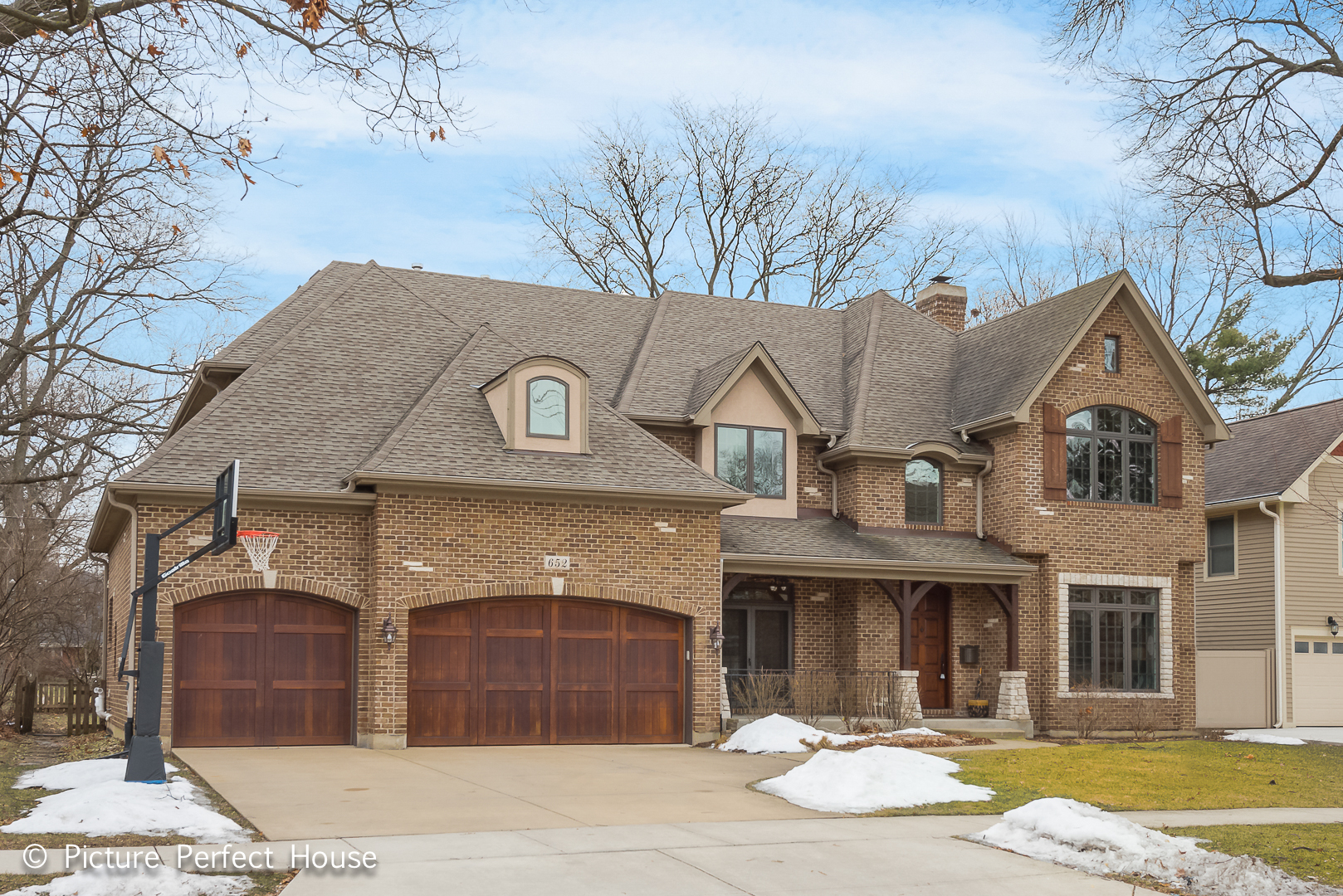 Property Photo:  652 South Loomis Street  IL 60540 