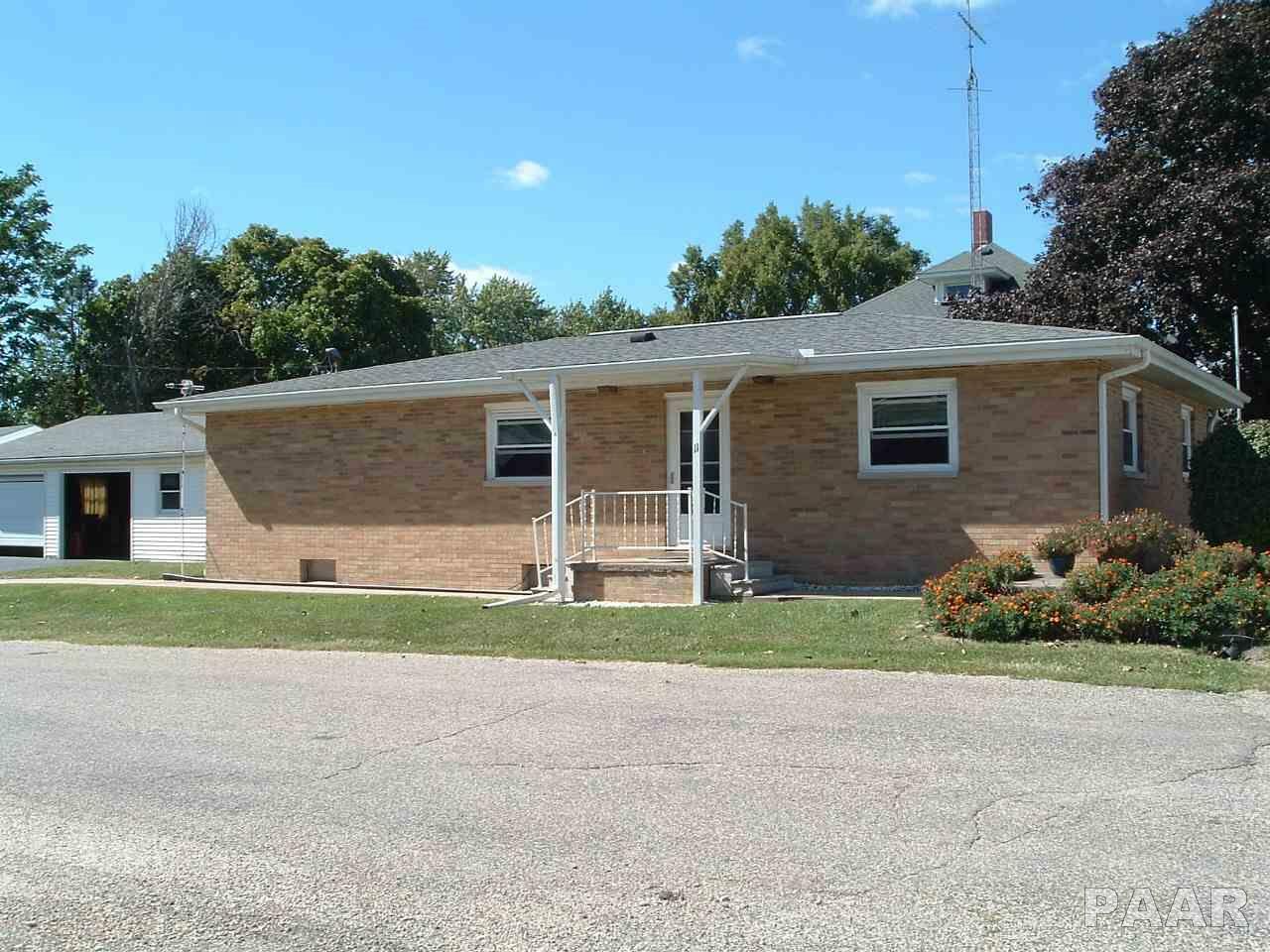 Property Photo:  11 S St. James  IL 61441 