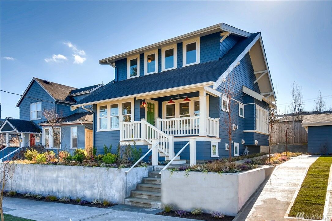 Property Photo:  161 Lynn St  WA 98109 