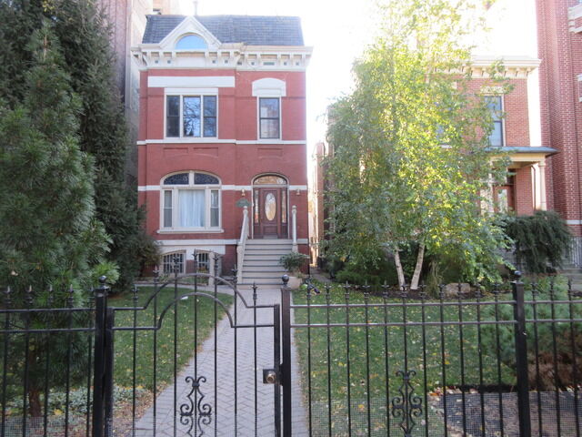 Property Photo: 607 West Deming Place 1 IL 60614