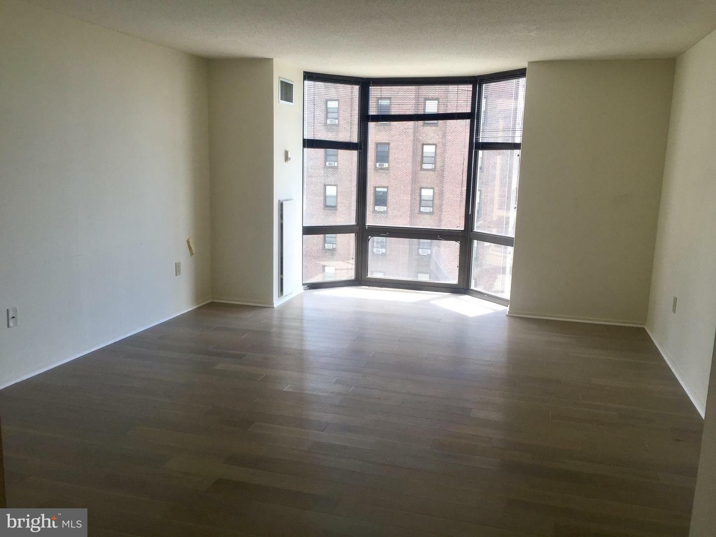 Property Photo:  2018 Walnut Street 32 14M  PA 19103 