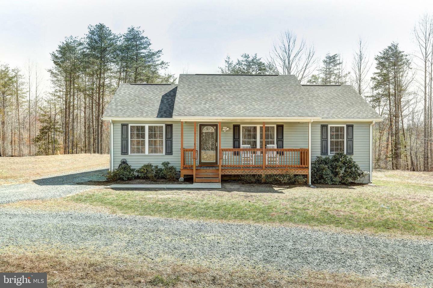 Property Photo:  81 Keely Court  VA 23093 