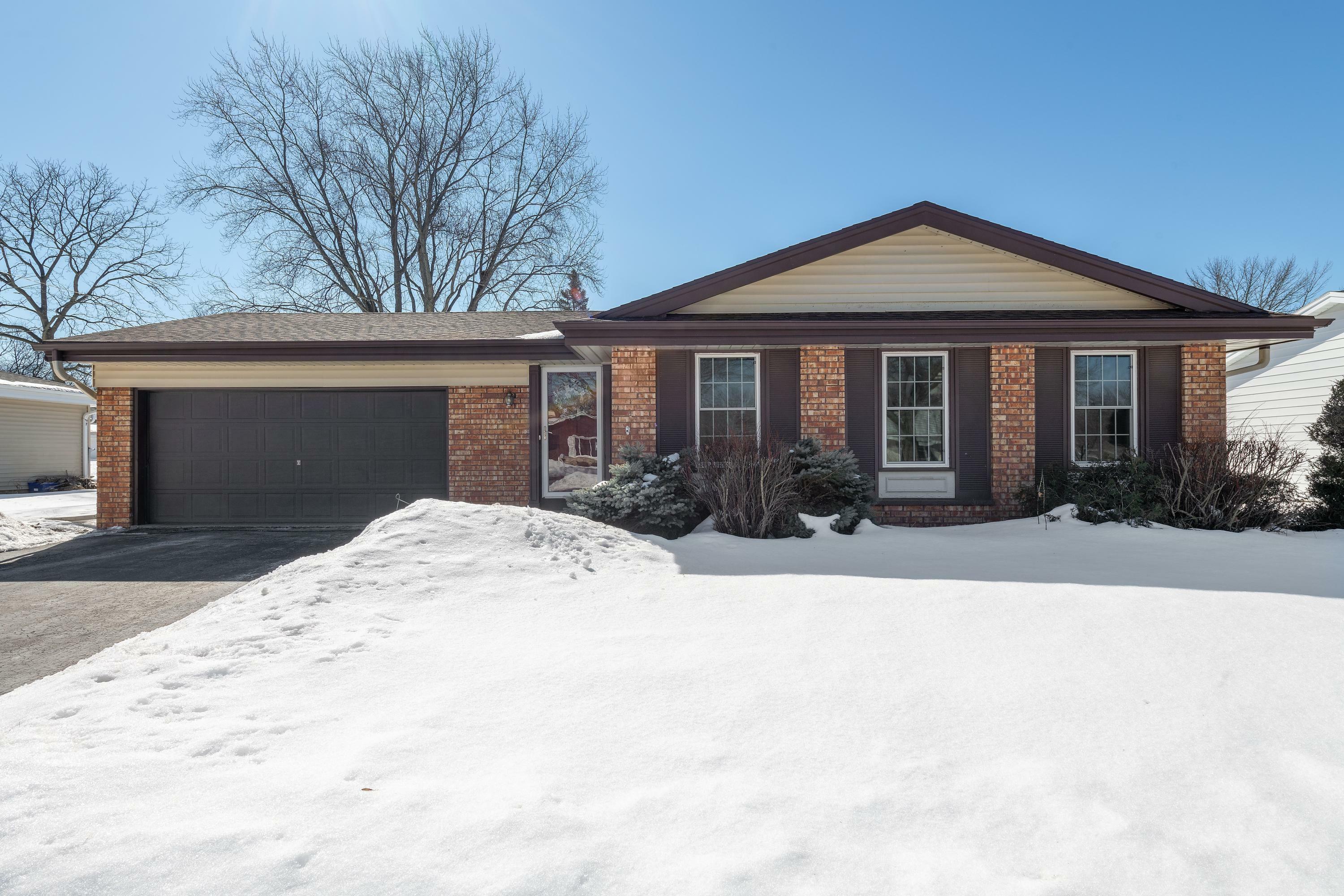 Property Photo: 1131 Dogwood Ln WI 53189