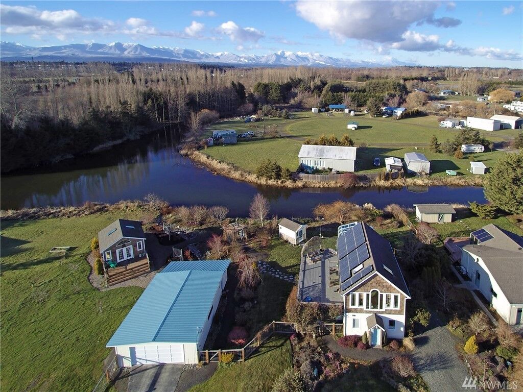 Property Photo:  872 Three Crabs Rd  WA 98382 