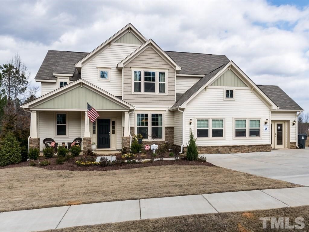 Property Photo: 560 Clubhouse Drive NC 27596