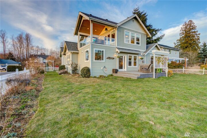 Property Photo:  959 Ruby St  WA 98230 