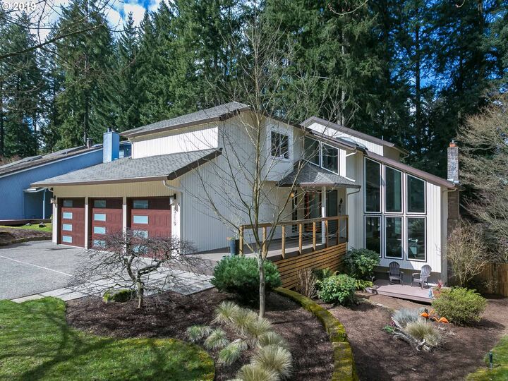 8719 SW Iroquois Dr  Tualatin OR 97062 photo