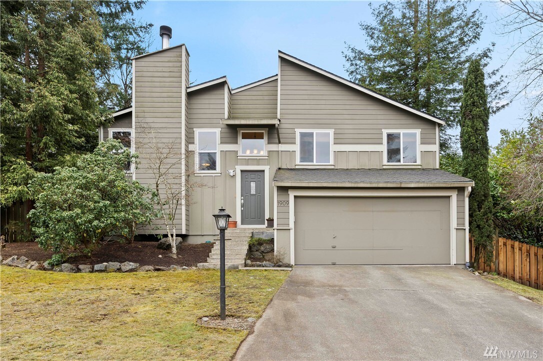 Property Photo: 1909 NE 19th Place WA 98056