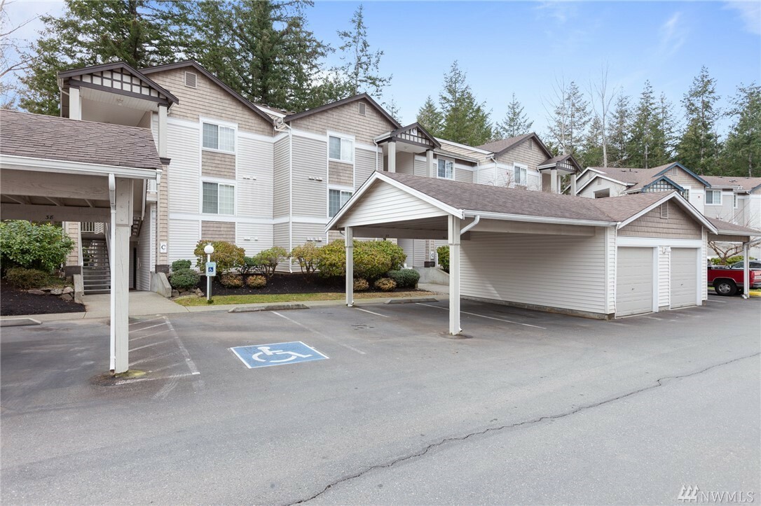 Property Photo:  25235 SE Klahanie Blvd C-103  WA 98029 